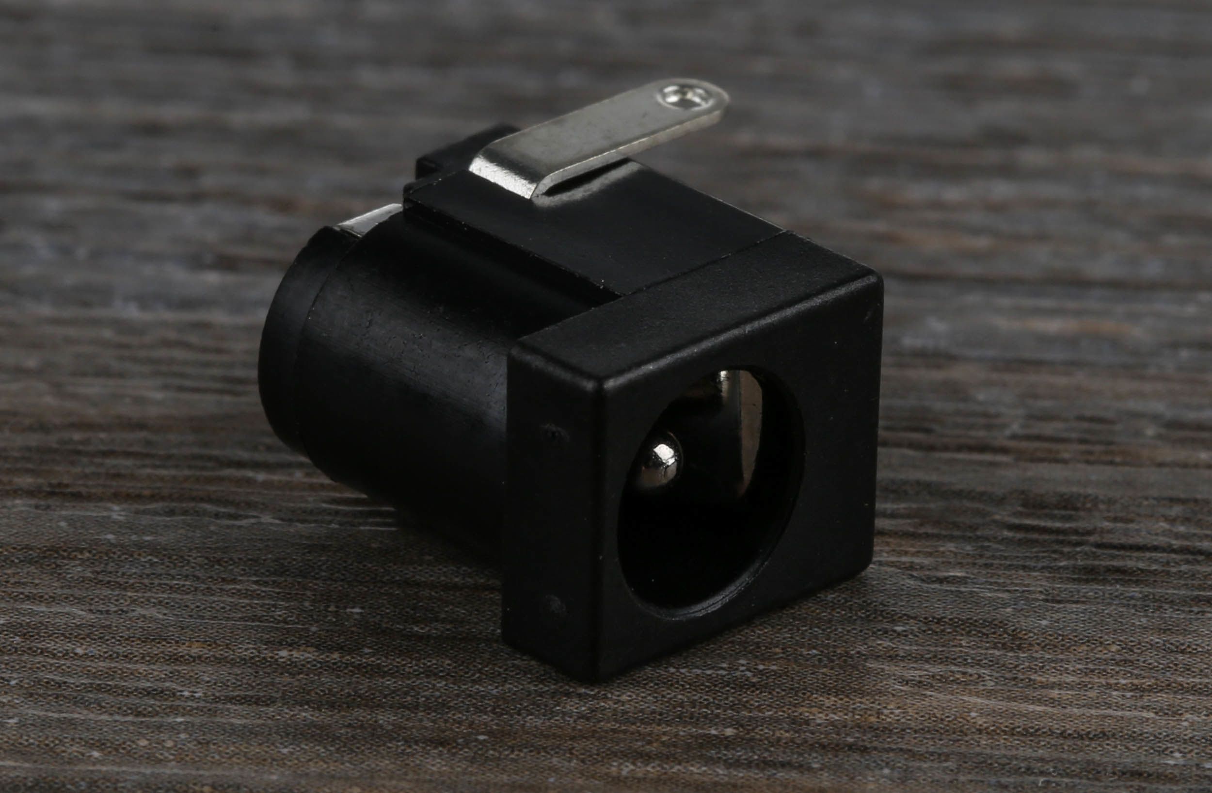 RS PRO Right Angle DC Socket Rated At 1A, 12.0 V, PCB Mount, length 14.5mm, Nickel