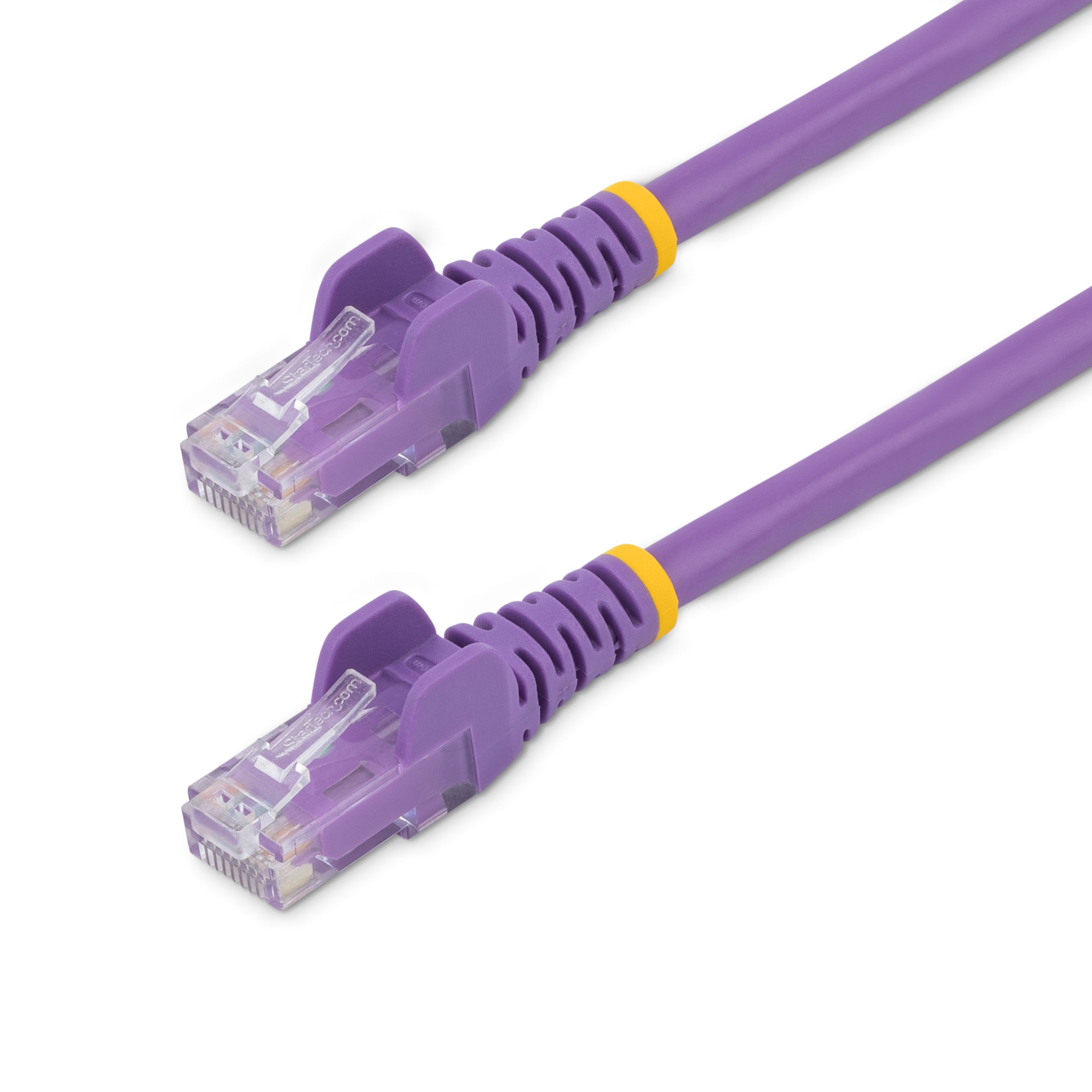 Cable Ethernet Cat6 U/UTP StarTech.com de color Morado, long. 15m, funda de PVC, Calificación CMG
