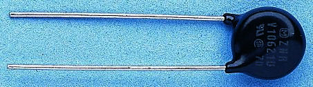 Varistor de disco Panasonic V, tensión de ruptura 39V, 5A, 5.6J, 5.2nF, dim. 11.5 (Dia.) x 4.9mm, paso 7.5mm