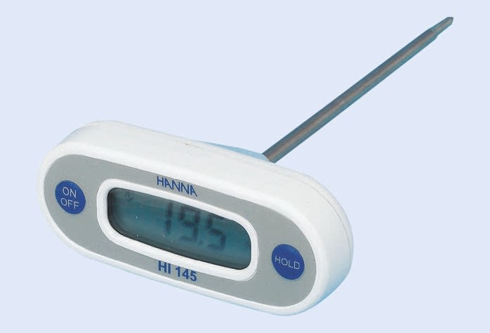 Hanna Instruments HI 145 Wired Digital Thermometer for Food Industry, Industrial Use, 1 Input(s), +220°C Max, ±0.3 °C