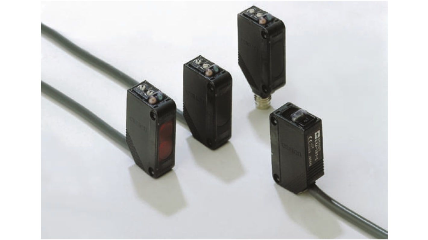 Omron Diffuse Photoelectric Sensor, Block Sensor, 90 mm Detection Range