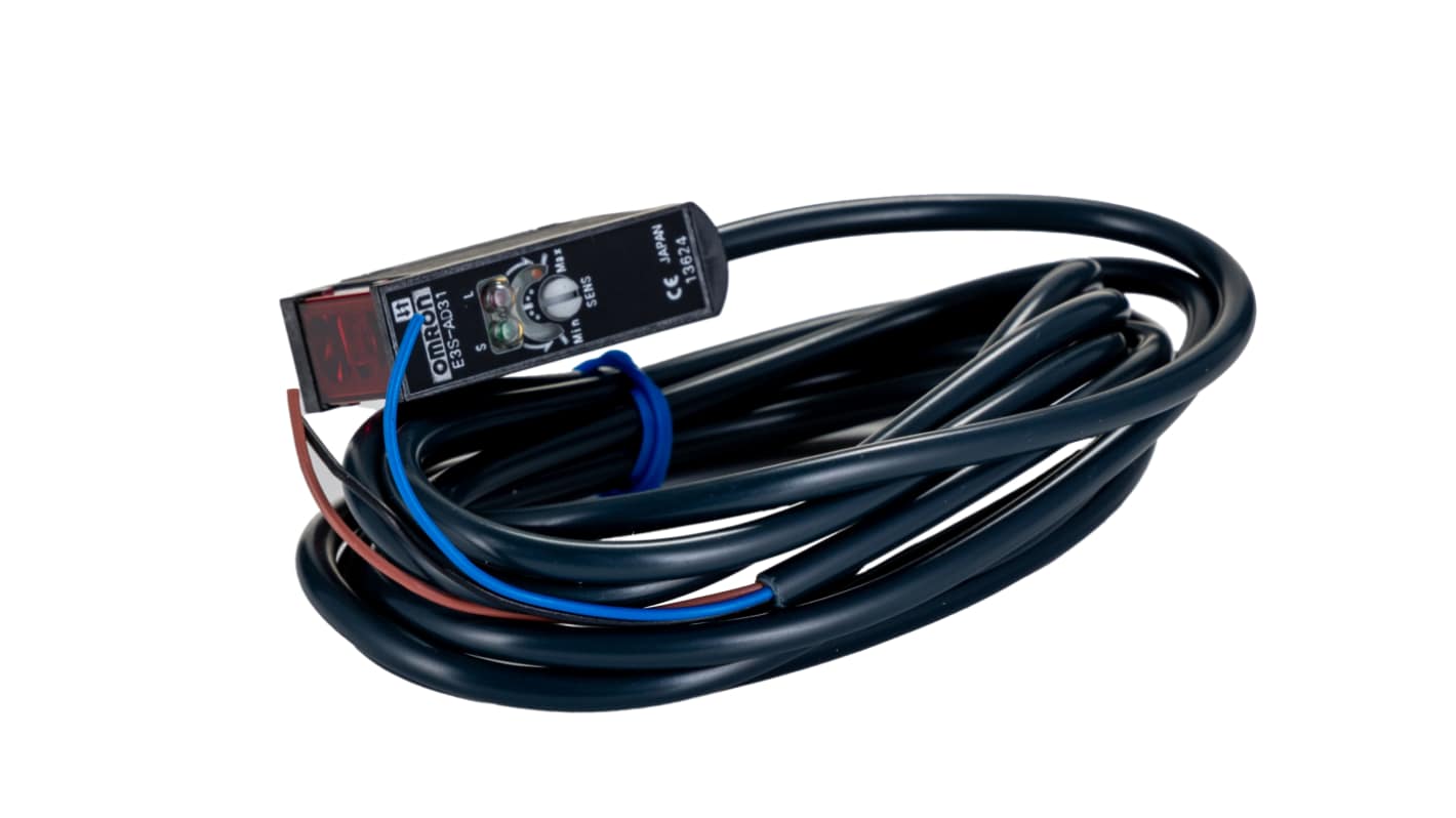 Omron Diffuse Photoelectric Sensor, Block Sensor, 200 mm Detection Range