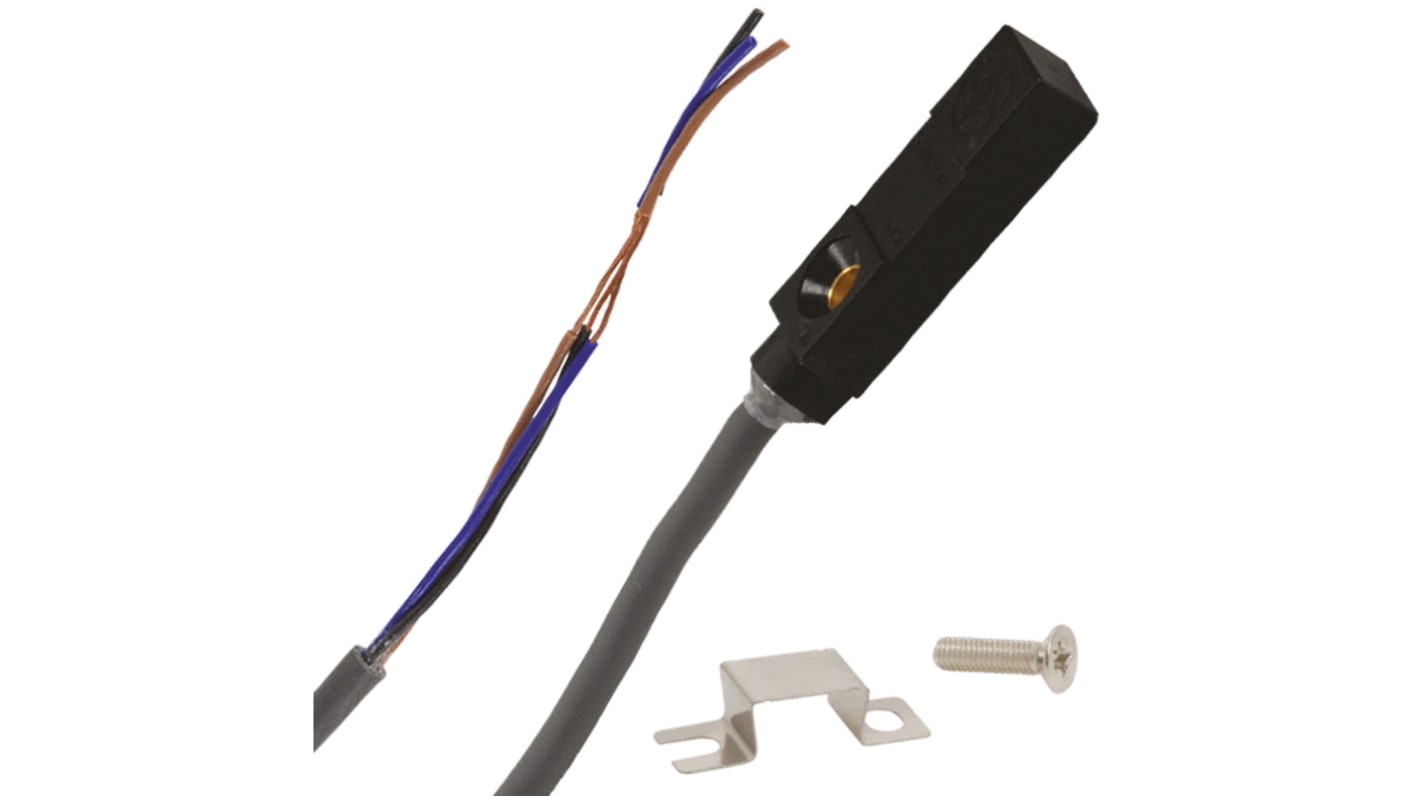 Omron Inductive Block-Style Proximity Sensor, 1.5 mm Detection, NPN Output, 12 → 24 V dc, IP67