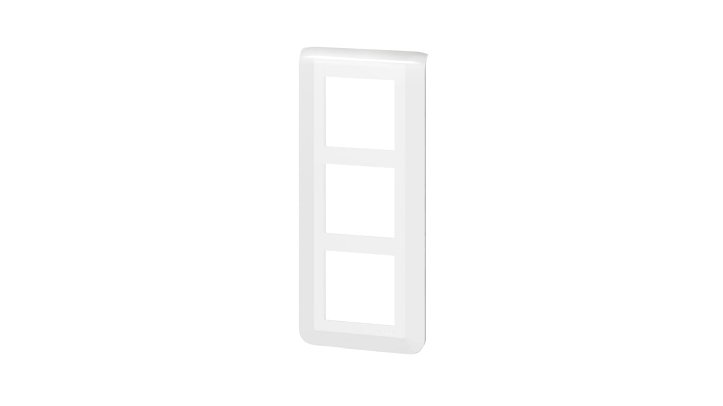 Legrand White 3 Gang Faceplate & Mounting Plate