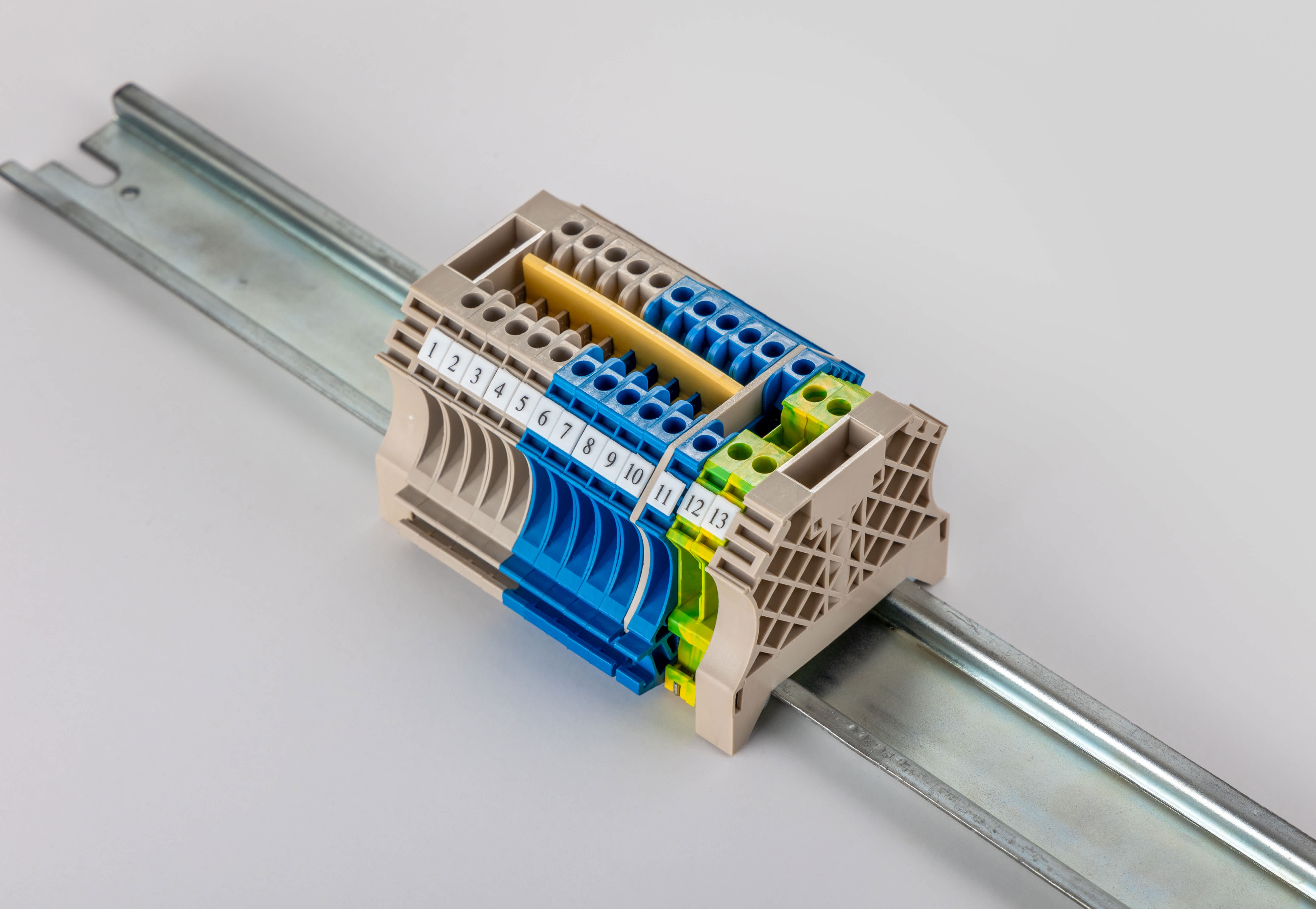 product picture of a DIN rail