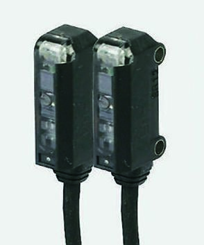Omron E3T Kubisch Optischer Sensor, Durchgangsstrahl, Bereich 1 M, NPN Ausgang, Anschlusskabel