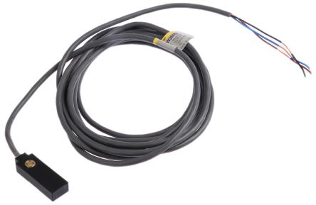 Omron Inductive Block-Style Proximity Sensor, 3 Mm Detection, PNP Output, 12 → 24 V Dc, IP67