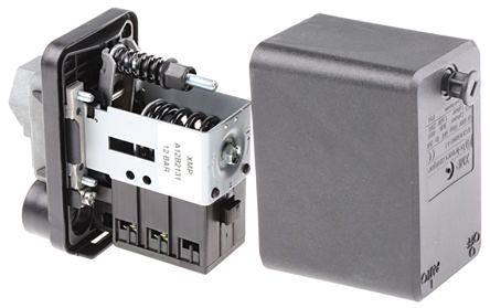 Telemecanique Sensors Differential Pressure Switch, 2 N/C, G1/4 process connection