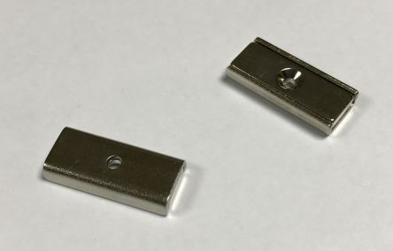 Eclipse Neodym Magnet, Kanal, 13.5mm, 8kg Bohrung X 5mm 1 X M3, L. 20mm