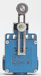 Honeywell GLE Endschalter, Rollhebel Verstellbar, 1-poliger Wechsler, Schließer/Öffner, IP 67, Zinkdruckguss, 100mA