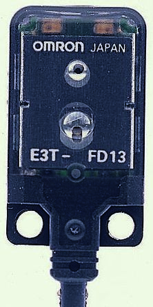 Omron E3T Kubisch Optischer Sensor, Diffus, Bereich 5 Mm → 30 Mm, PNP Ausgang, Anschlusskabel