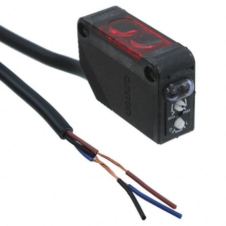 Omron Diffuse Reflective Photoelectric Sensor, Rectangular Sensor, 100 mm Detection Range