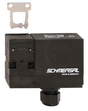 Schmersal AZM 170 Series Solenoid Interlock Switch, Power To Lock, 24V Ac/dc, Actuator Included