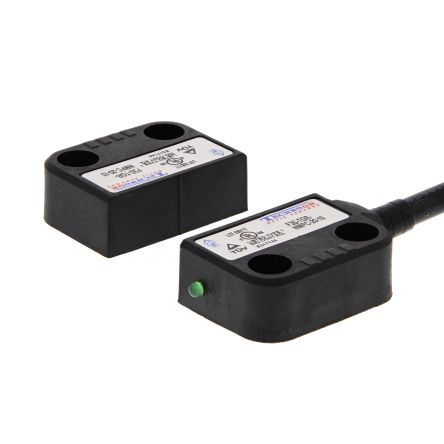 Omron F3S 2m Kabel Berührungsloser Sicherheitsschalter Aus Kunststoff, Schließer/2 Öffner, Magnet