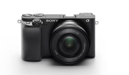 Sony Kamera Alpha 6100 APS-C Kompakt Digitalkamera 7.5cm LCD Touchscreen 24.2MP 4X Digital Zoom Schwarz Mit Sucher WLAN