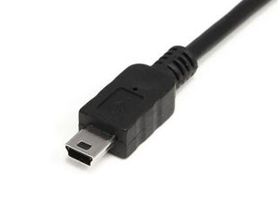 Stecker eines Mini-USB-Kabels