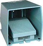 Schneider Electric Industrial Duty Momentary On-Off Foot Switch - Metal Case Material, 2NC+2NO, 3 A, 270 mA Contact